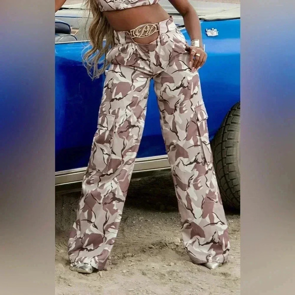 NWT PRETTYLITTLETHING Grey Camo Metal Trim Cargo Pants Sz 10 - Picture 3 of 13